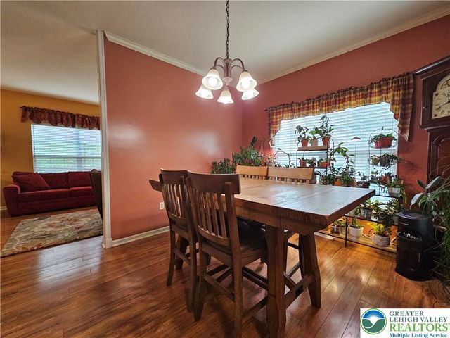 127 Willow Drive, Palmer Twp, PA 18045