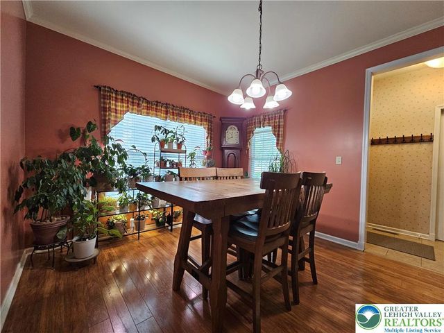127 Willow Drive, Palmer Twp, PA 18045