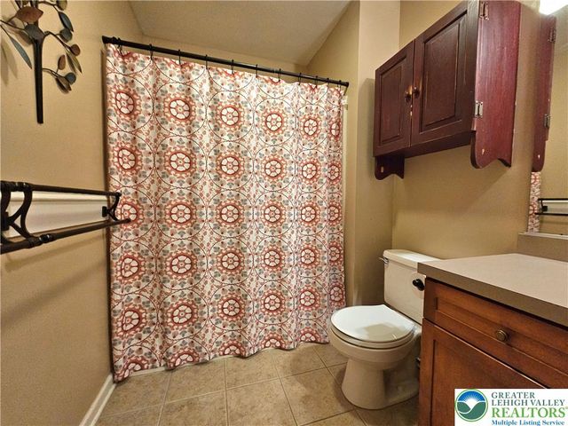 127 Willow Drive, Palmer Twp, PA 18045