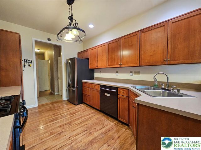 127 Willow Drive, Palmer Twp, PA 18045