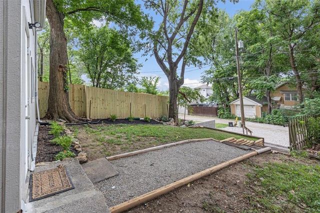 74 S 17th Street, Kansas City, KS 66102