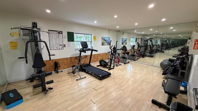 5156 NE 6th Avenue 205, Oakland Park, FL 33334