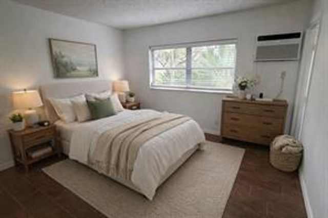 5156 NE 6th Avenue 205, Oakland Park, FL 33334
