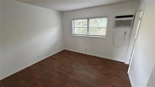 5156 NE 6th Avenue 205, Oakland Park, FL 33334