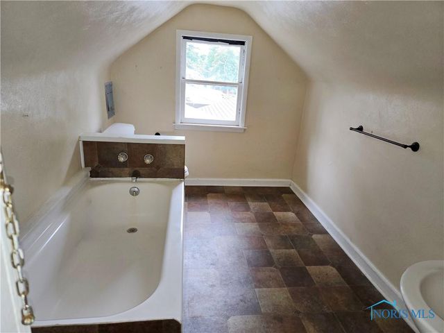 620 E Washington Street, Montpelier, OH 43543