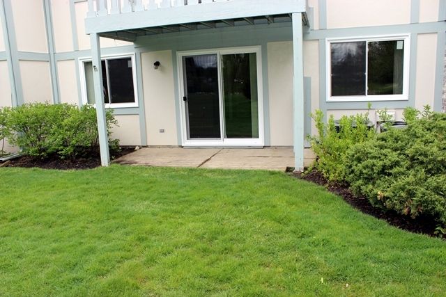 211 Blossom Court 211, Buffalo Grove, IL 60089