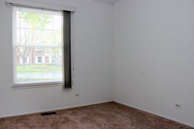 211 Blossom Court 211, Buffalo Grove, IL 60089