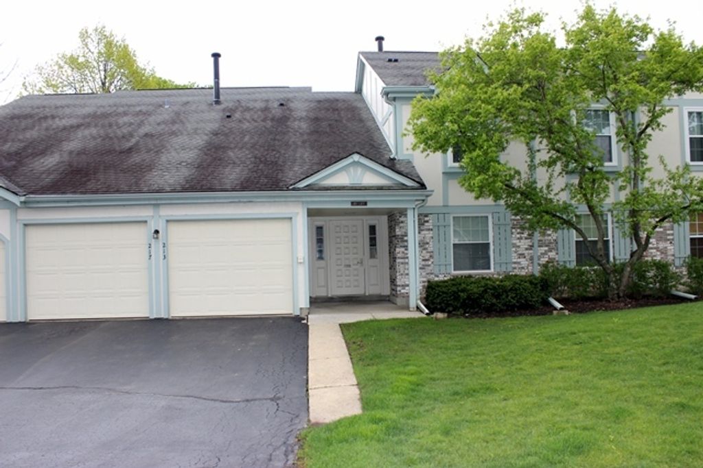 211 Blossom Court 211, Buffalo Grove, IL 60089