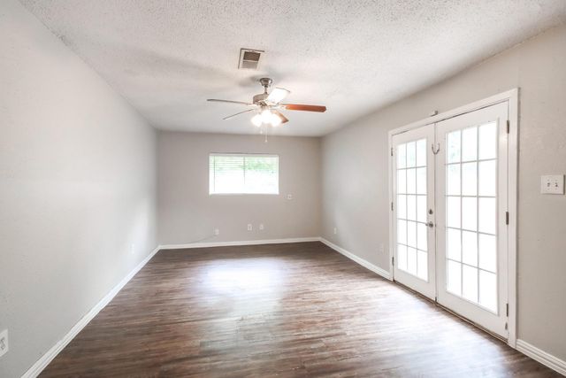 5210 Greylog Drive, Houston, TX 77048