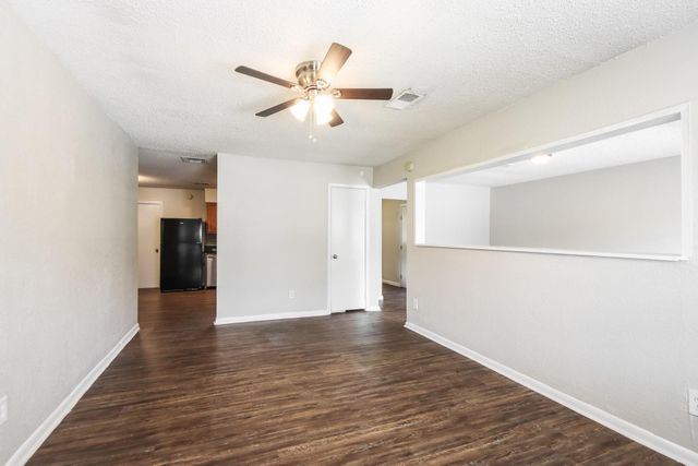 5210 Greylog Drive, Houston, TX 77048