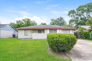 5210 Greylog Drive, Houston, TX 77048