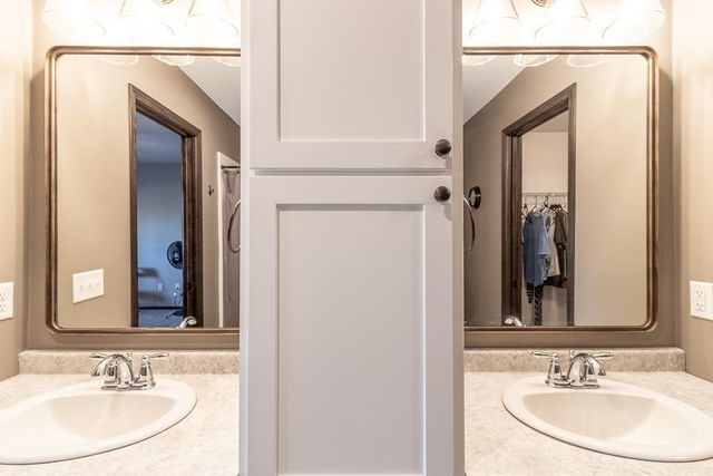 2021 Bluestem Drive, Mankato, MN 56001