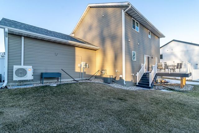 2021 Bluestem Drive, Mankato, MN 56001