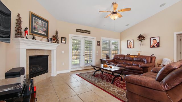 174 Mango Lane, Freeport, FL 32439