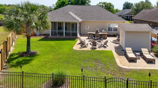 174 Mango Lane, Freeport, FL 32439
