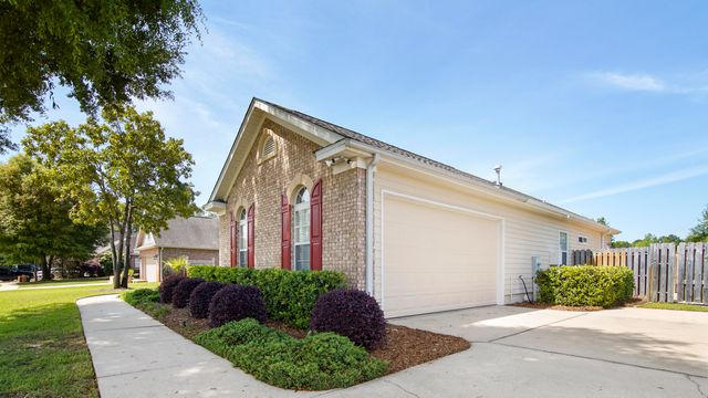 174 Mango Lane, Freeport, FL 32439