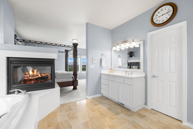 8464 W Thunder Mountain Dr, Boise, ID 83709
