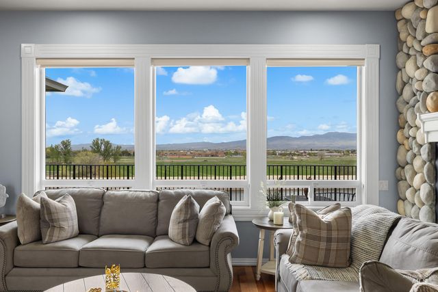 8464 W Thunder Mountain Dr, Boise, ID 83709