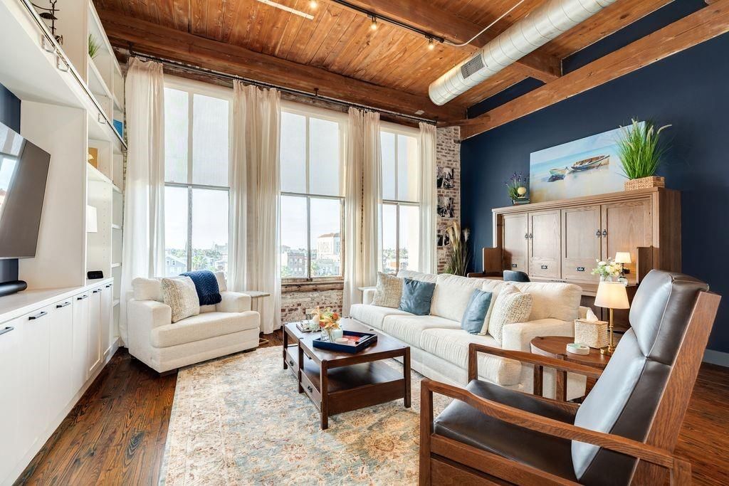 2400 Mechanic Street 402, Galveston, TX 77550