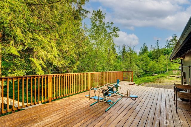136 Charleston Drive, Kalama, WA 98625