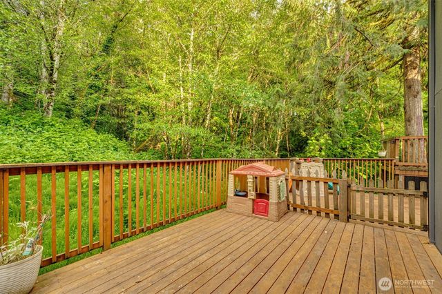 136 Charleston Drive, Kalama, WA 98625