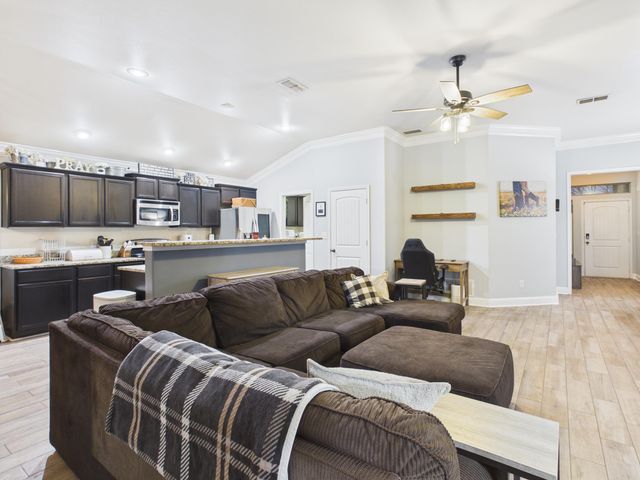 6924 97th Street, Lubbock, TX 79424