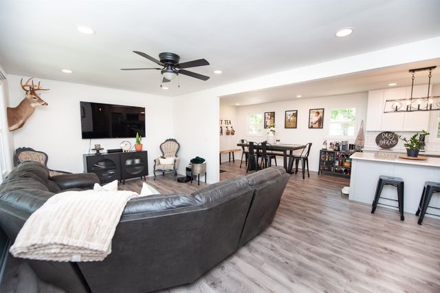 137 Center Street, Inman, SC 29349
