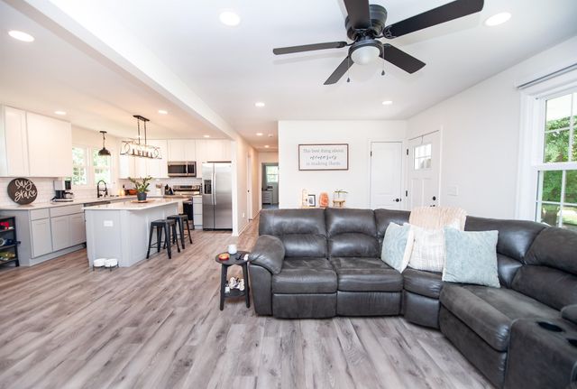 137 Center Street, Inman, SC 29349