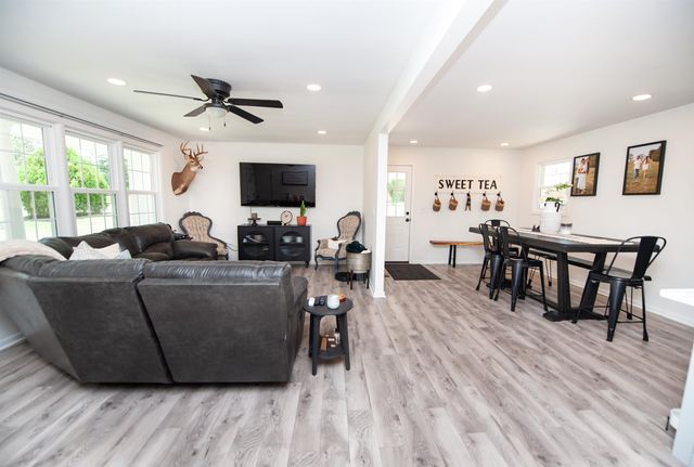 137 Center Street, Inman, SC 29349