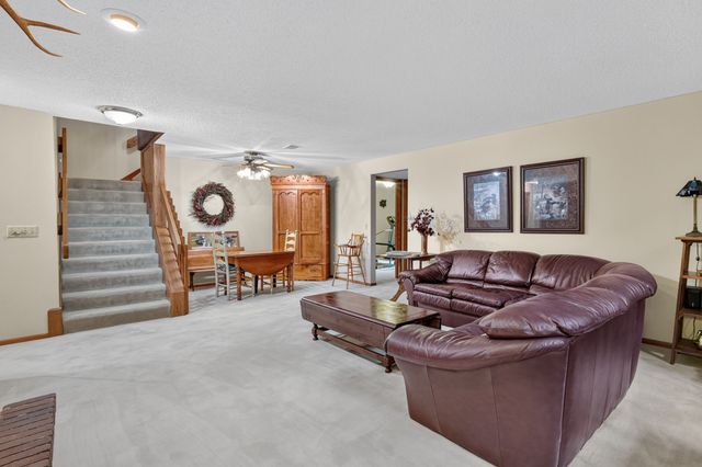 113 SW Country Club Lane, Ankeny, IA 50023
