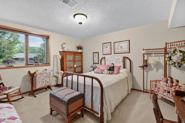 113 SW Country Club Lane, Ankeny, IA 50023