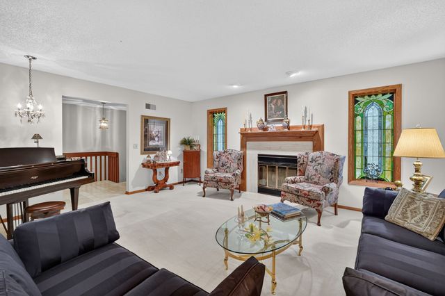113 SW Country Club Lane, Ankeny, IA 50023