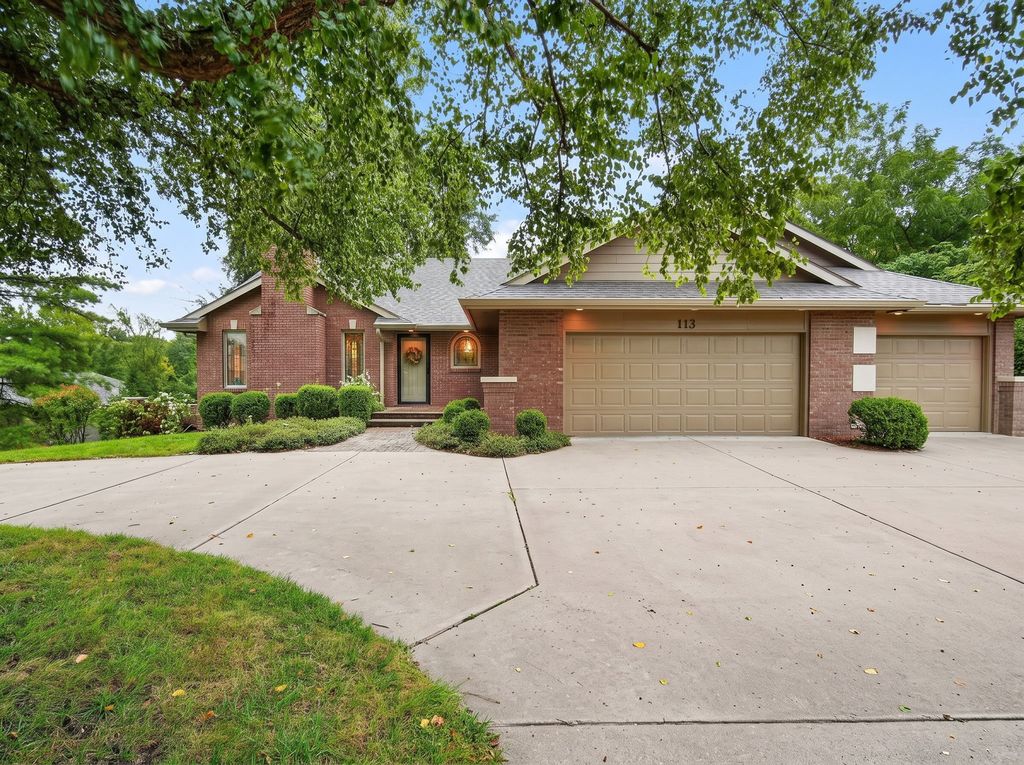 113 SW Country Club Lane, Ankeny, IA 50023