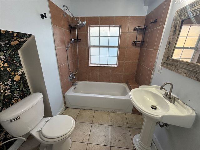 450 Cole St, Corpus Christi, TX 78404