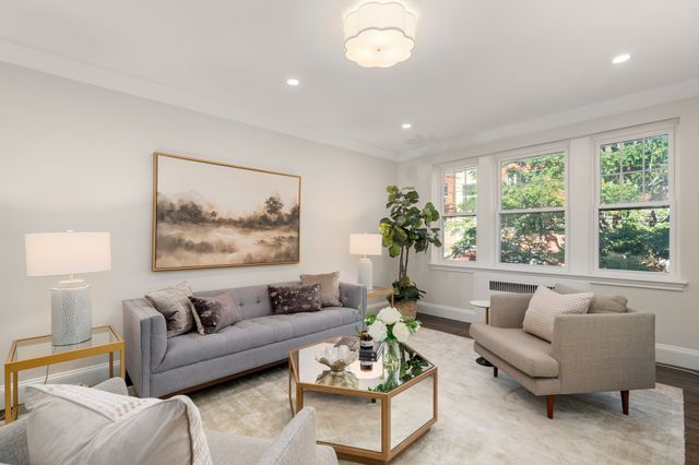 285 Corey Rd 4, Boston, MA 02135