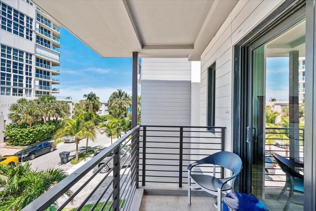 332 Balboa St, Hollywood, FL 33019