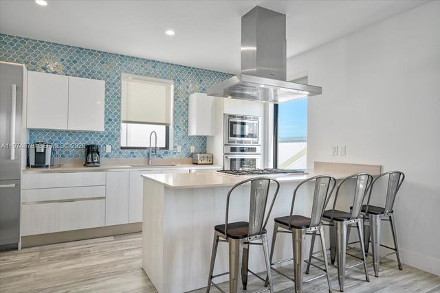 332 Balboa St, Hollywood, FL 33019