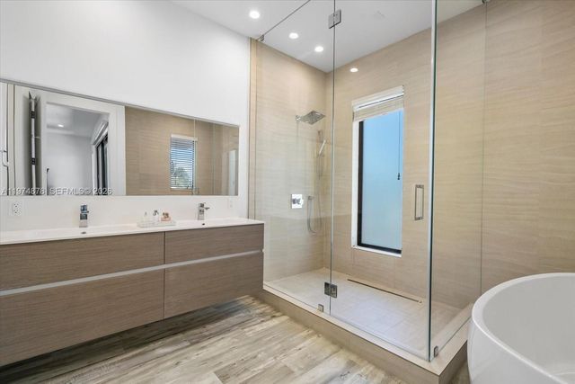 332 Balboa St, Hollywood, FL 33019