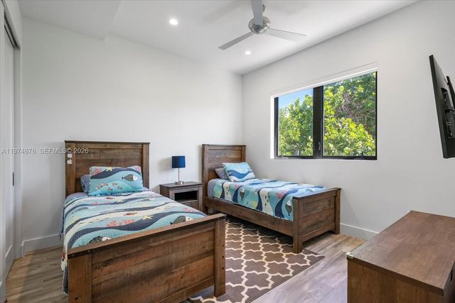 332 Balboa St, Hollywood, FL 33019