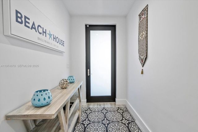 332 Balboa St, Hollywood, FL 33019