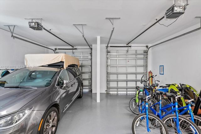 332 Balboa St, Hollywood, FL 33019