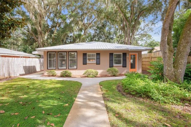 238 Broadway Street, St Simons Island, GA 31522