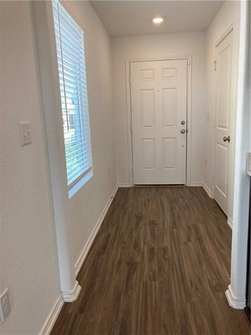 7204 Dancing Wind LN, Del Valle, TX 78617