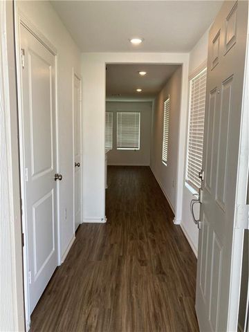 7204 Dancing Wind LN, Del Valle, TX 78617