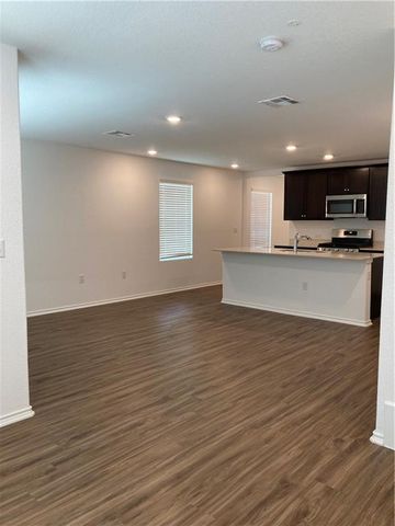7204 Dancing Wind LN, Del Valle, TX 78617