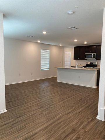 7204 Dancing Wind LN, Del Valle, TX 78617