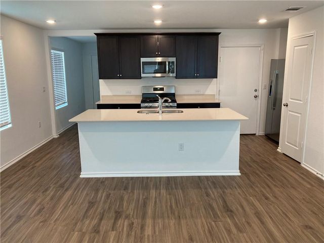 7204 Dancing Wind LN, Del Valle, TX 78617