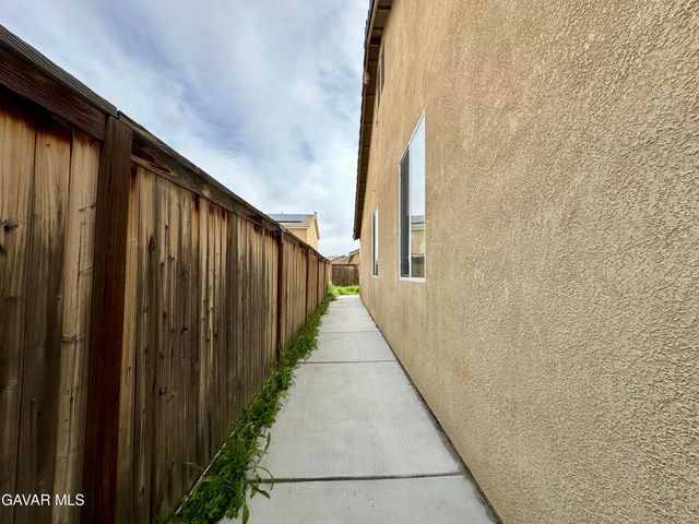 2324 Hay Market Street, Rosamond, CA 93560