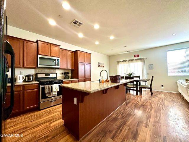 2324 Hay Market Street, Rosamond, CA 93560