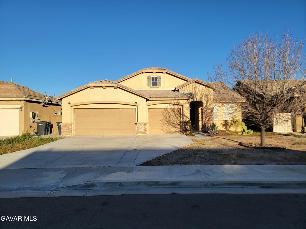 2324 Hay Market Street, Rosamond, CA 93560